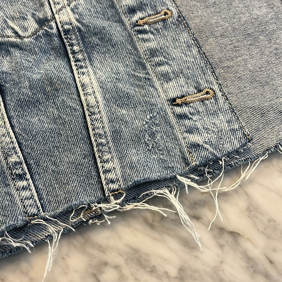 Never worn forever 21 distressed cropped jean jacket - Picture 9 of 9